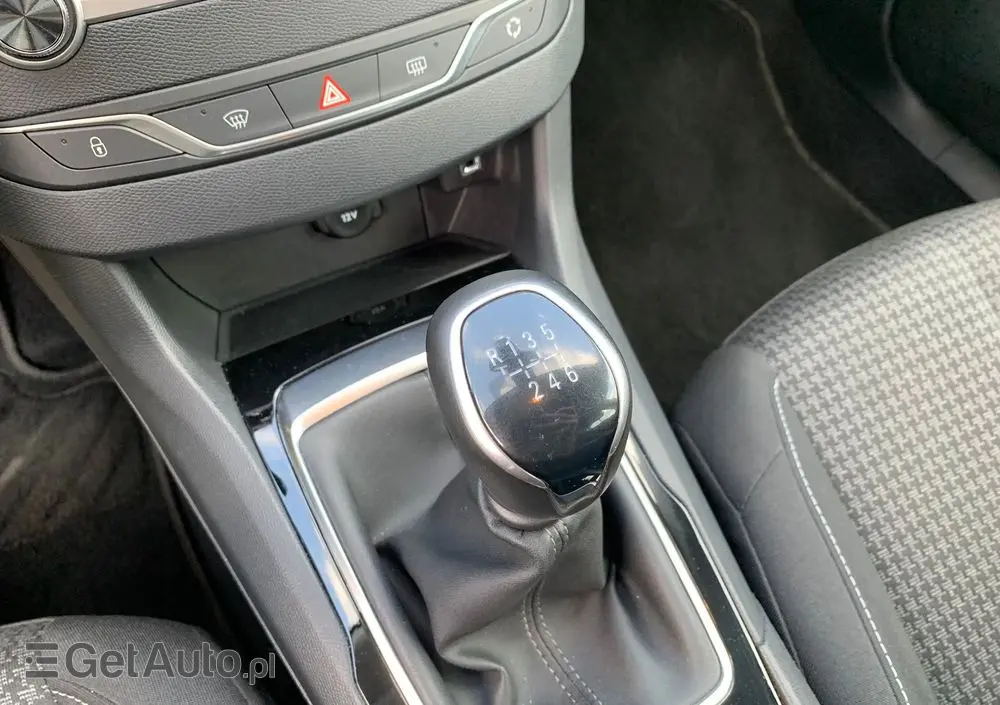 PEUGEOT 308 1.2 PureTech Business Line S&S