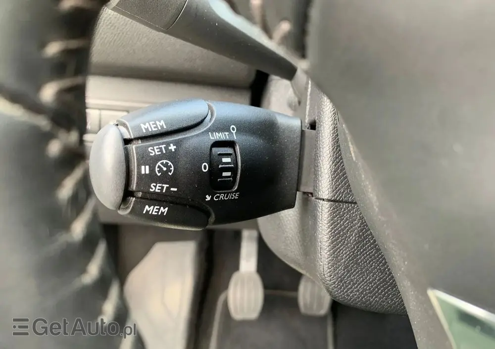 PEUGEOT 308 1.2 PureTech Business Line S&S