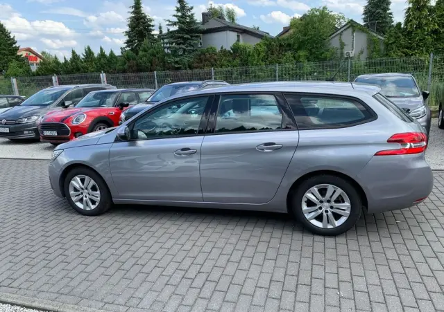 PEUGEOT 308 1.2 PureTech Business Line S&S