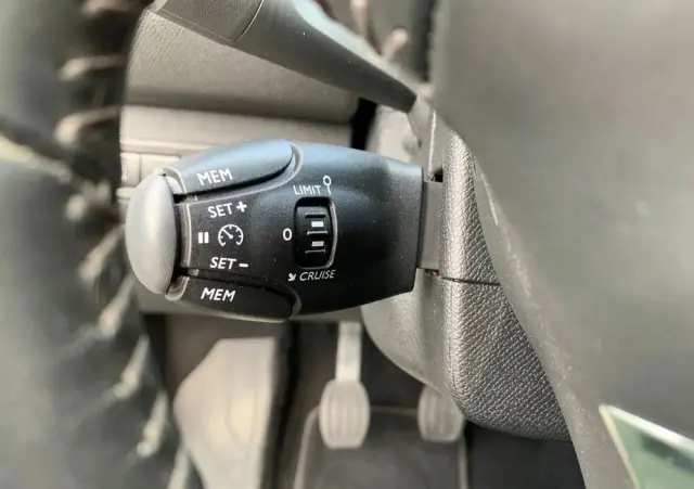 PEUGEOT 308 1.2 PureTech Business Line S&S