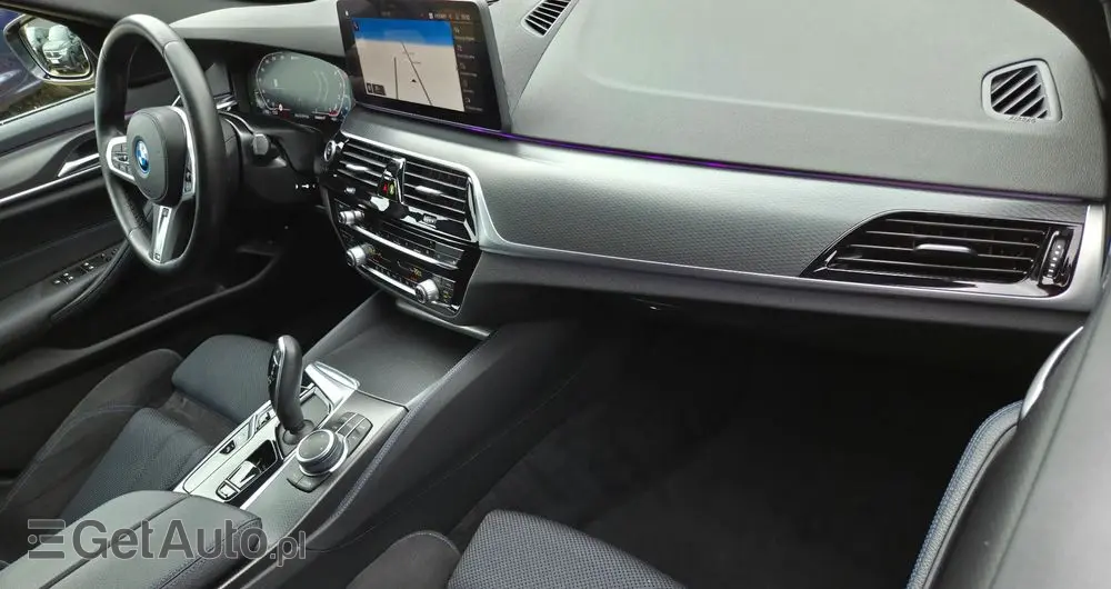 BMW Seria 5 530e xDrive M Sport sport