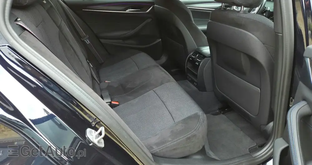 BMW Seria 5 530e xDrive M Sport sport