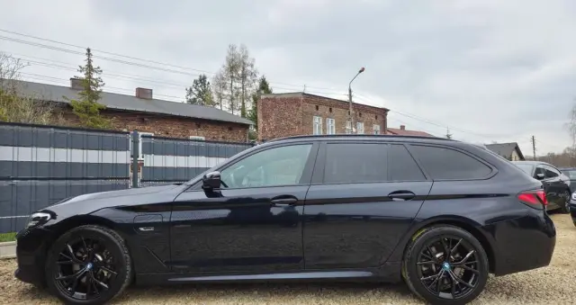 BMW Seria 5 530e xDrive M Sport sport