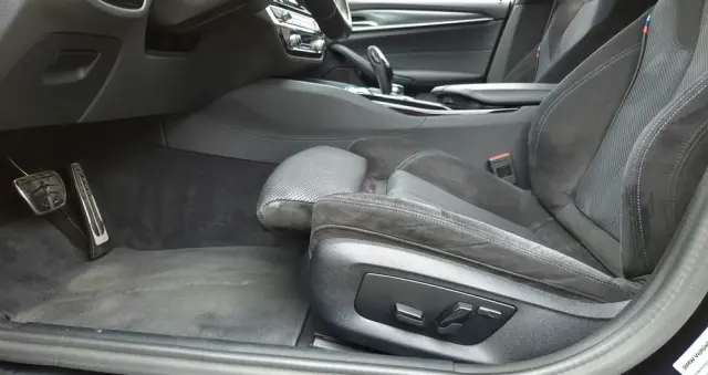 BMW Seria 5 530e xDrive M Sport sport