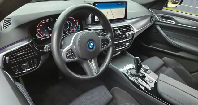 BMW Seria 5 530e xDrive M Sport sport