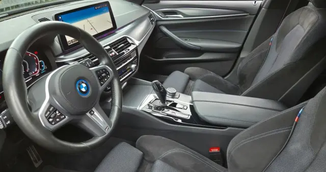 BMW Seria 5 530e xDrive M Sport sport