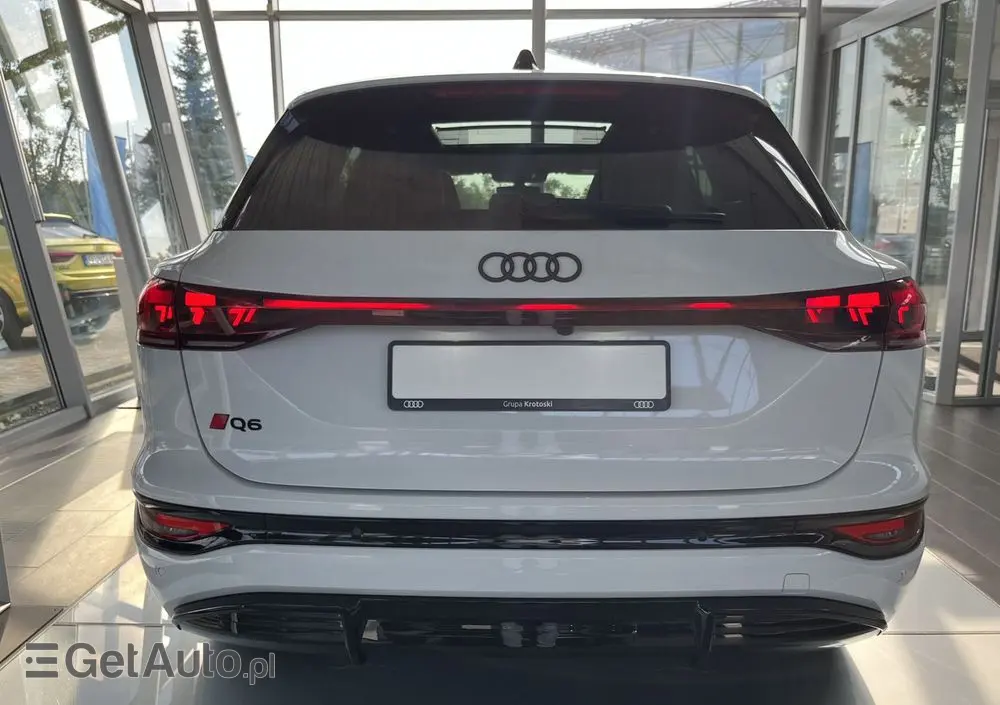 AUDI Q6 e-tron 