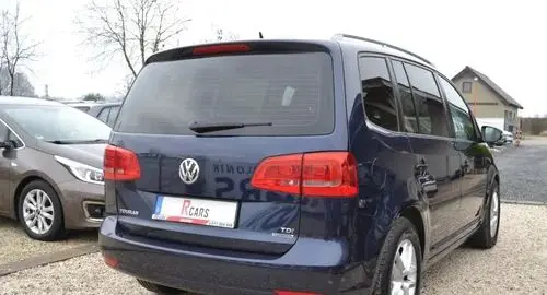 VOLKSWAGEN Touran 