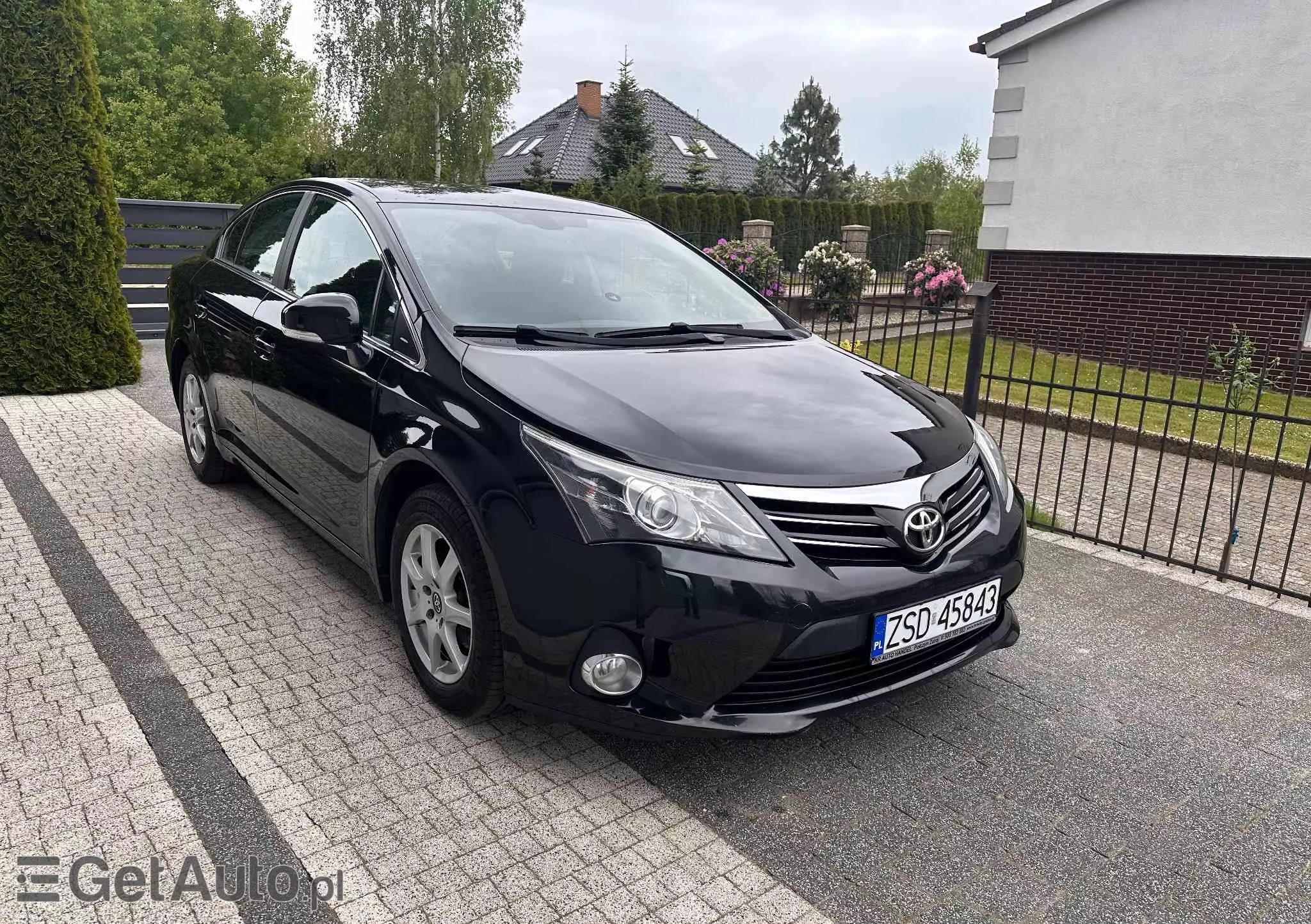 TOYOTA Avensis 1.8 Sol
