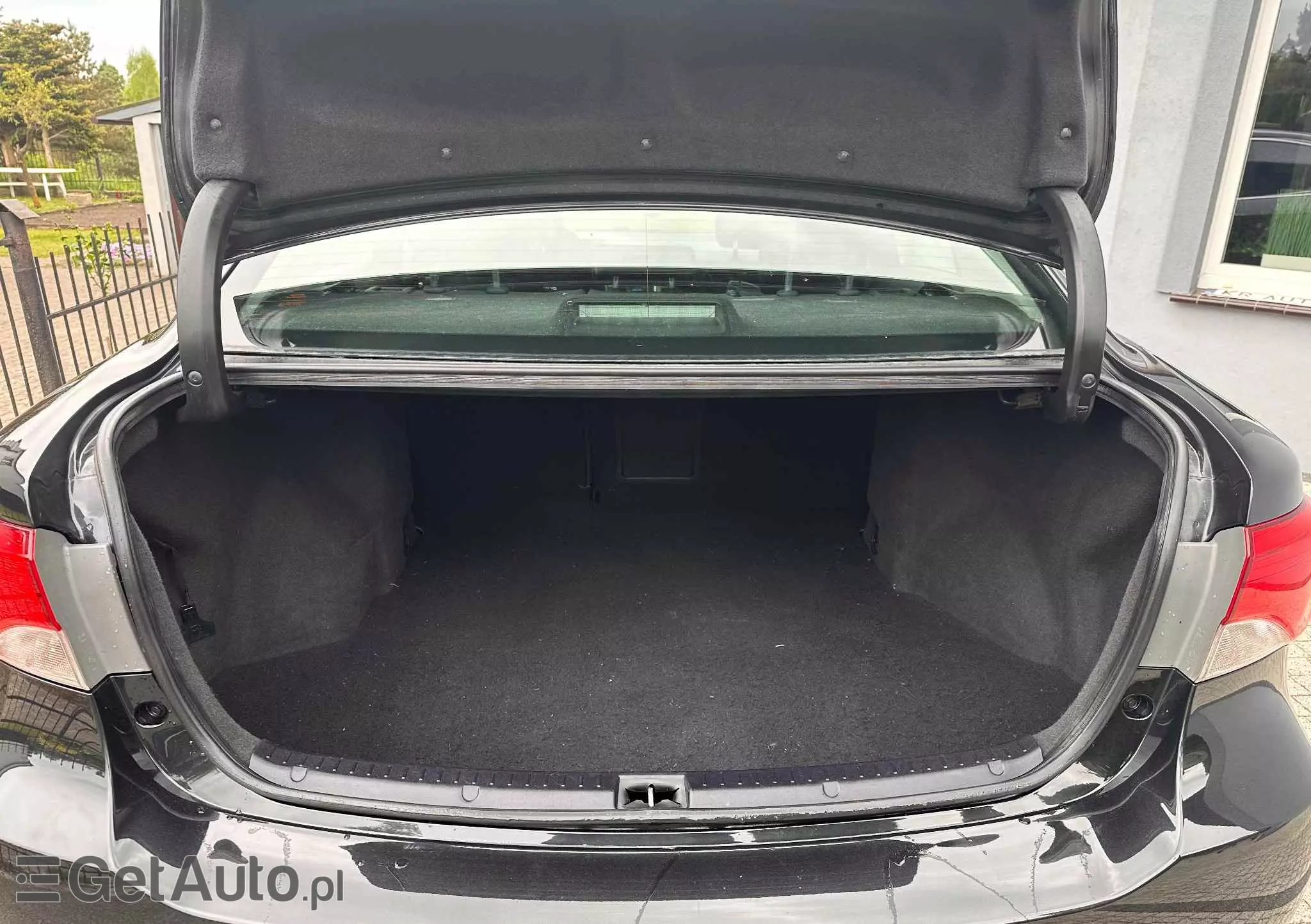 TOYOTA Avensis 1.8 Sol