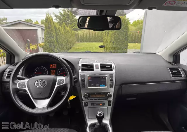 TOYOTA Avensis 1.8 Sol