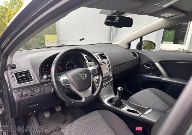 TOYOTA Avensis 1.8 Sol