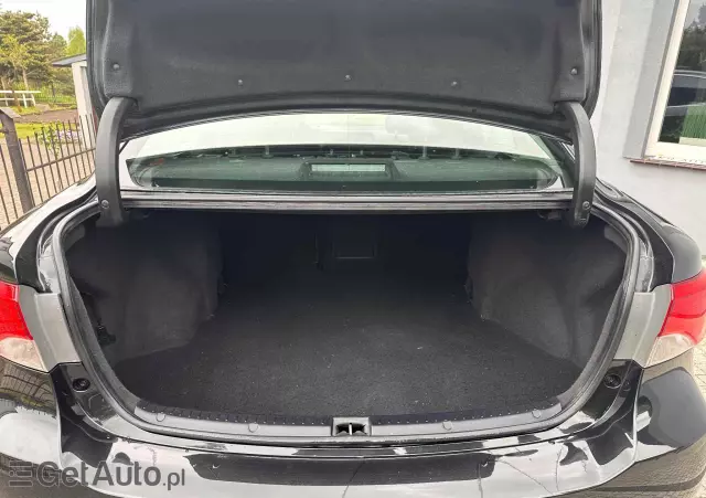 TOYOTA Avensis 1.8 Sol