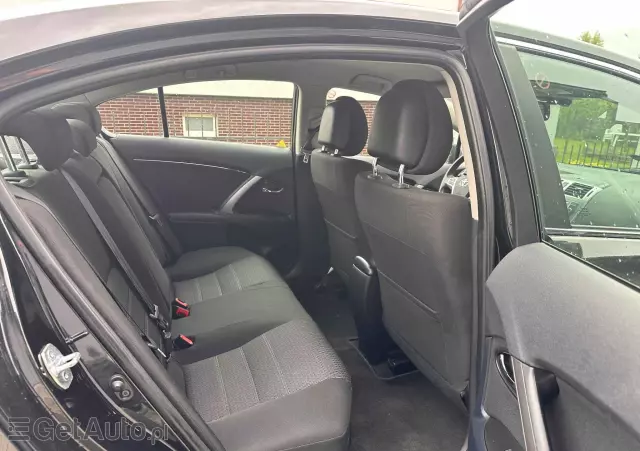 TOYOTA Avensis 1.8 Sol