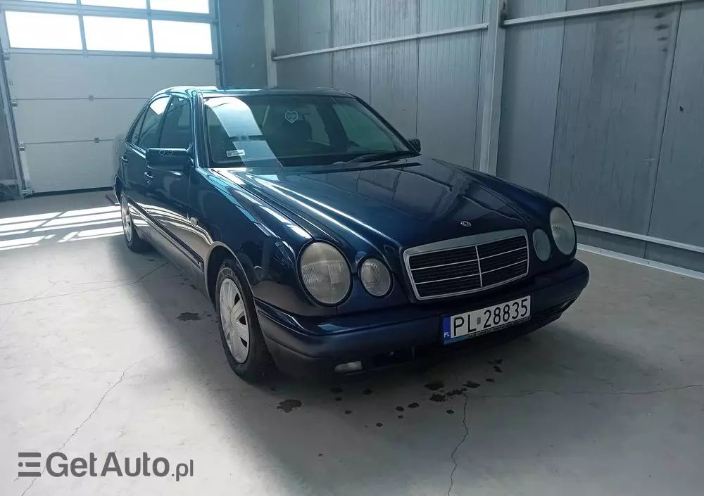 MERCEDES-BENZ Klasa E 290 T TD Classic