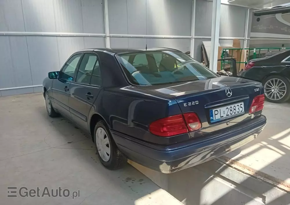 MERCEDES-BENZ Klasa E 290 T TD Classic