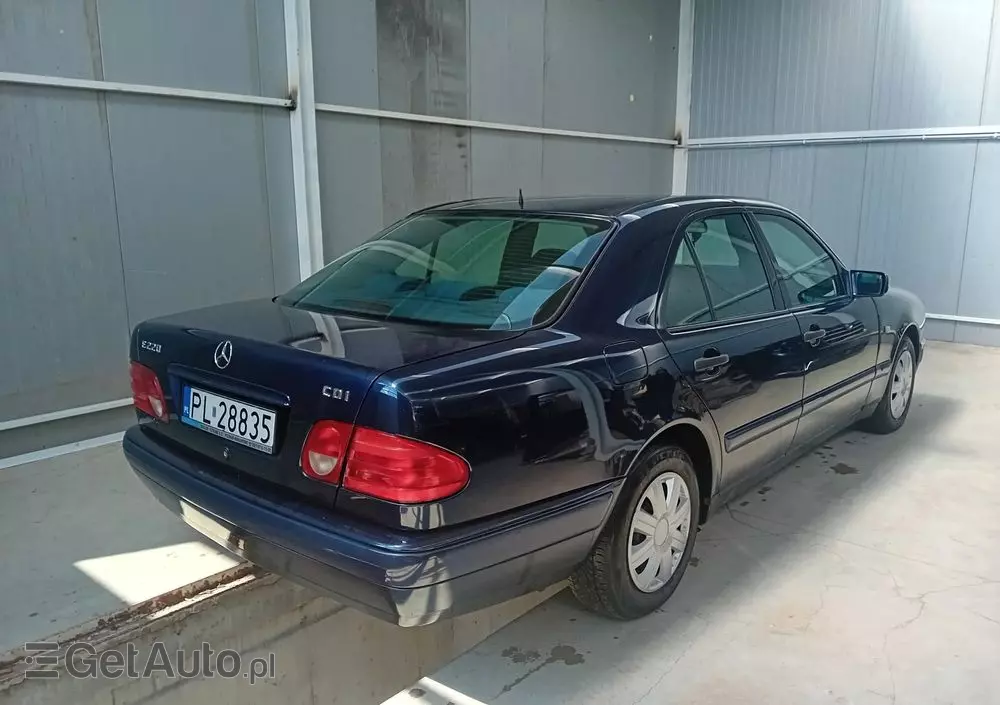 MERCEDES-BENZ Klasa E 290 T TD Classic