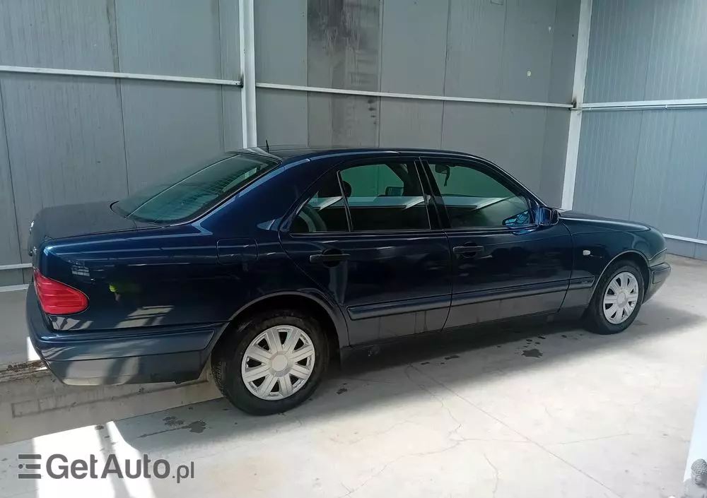 MERCEDES-BENZ Klasa E 290 T TD Classic