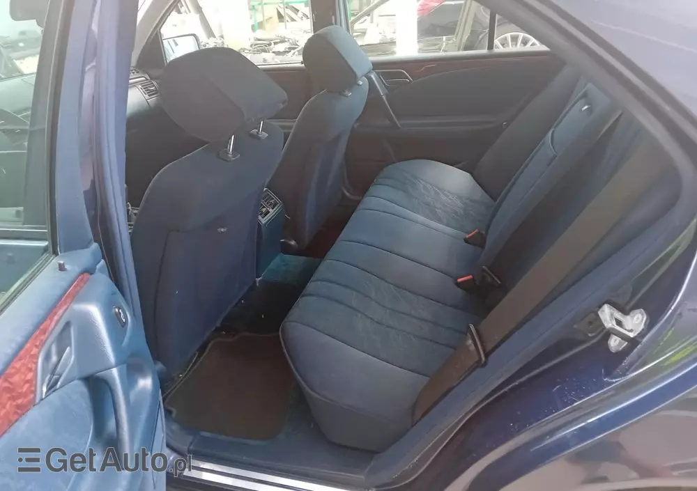 MERCEDES-BENZ Klasa E 290 T TD Classic