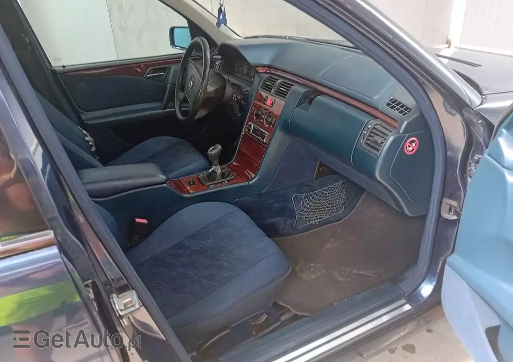 MERCEDES-BENZ Klasa E 290 T TD Classic