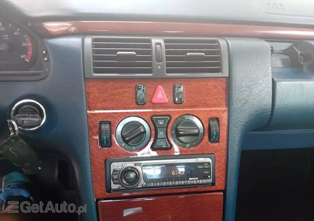 MERCEDES-BENZ Klasa E 290 T TD Classic