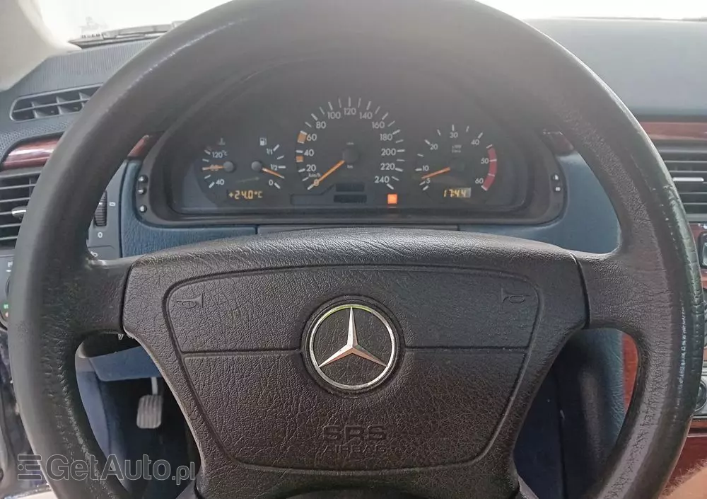 MERCEDES-BENZ Klasa E 290 T TD Classic