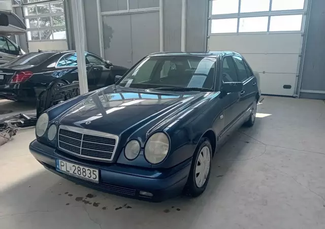 MERCEDES-BENZ Klasa E 290 T TD Classic
