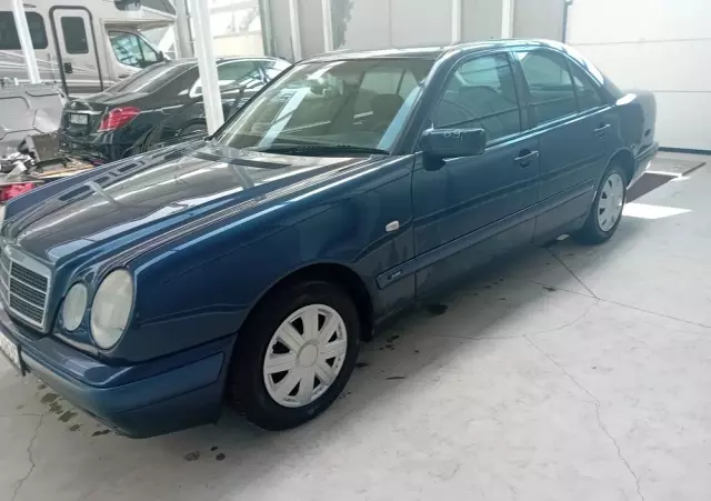 MERCEDES-BENZ Klasa E 290 T TD Classic