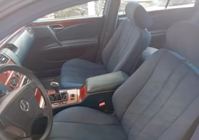 MERCEDES-BENZ Klasa E 290 T TD Classic