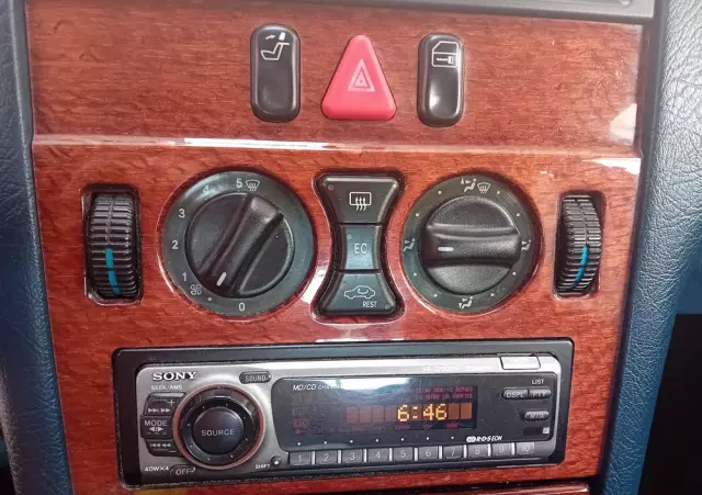 MERCEDES-BENZ Klasa E 290 T TD Classic