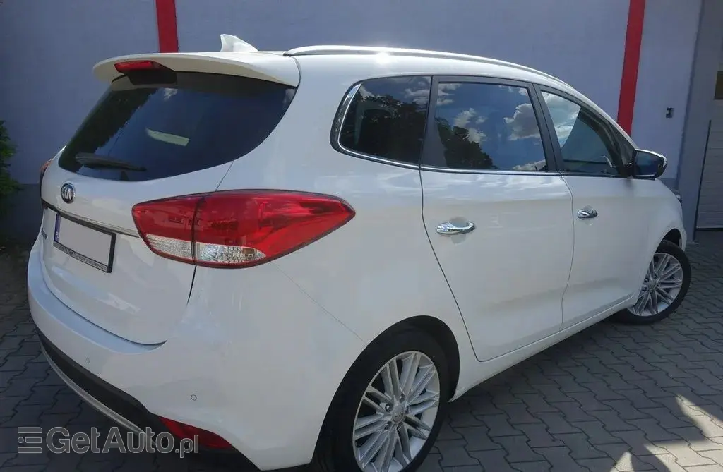 KIA Carens 