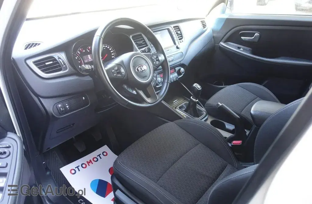 KIA Carens 