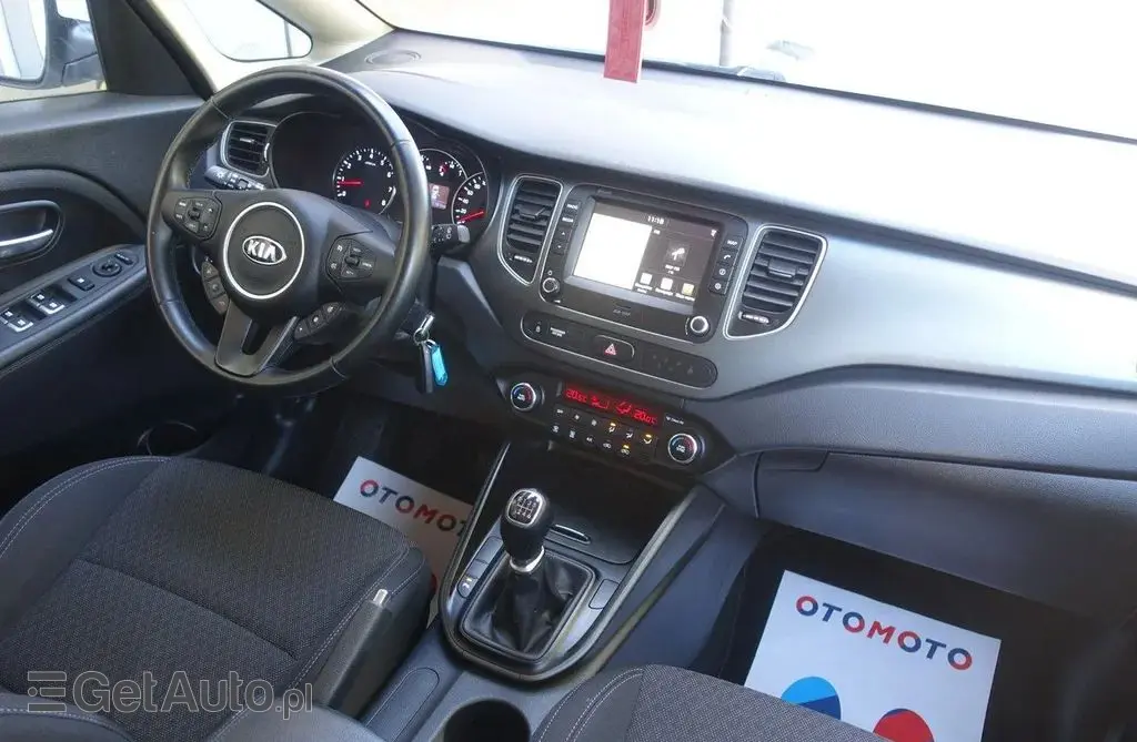 KIA Carens 