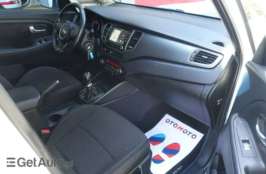 KIA Carens 
