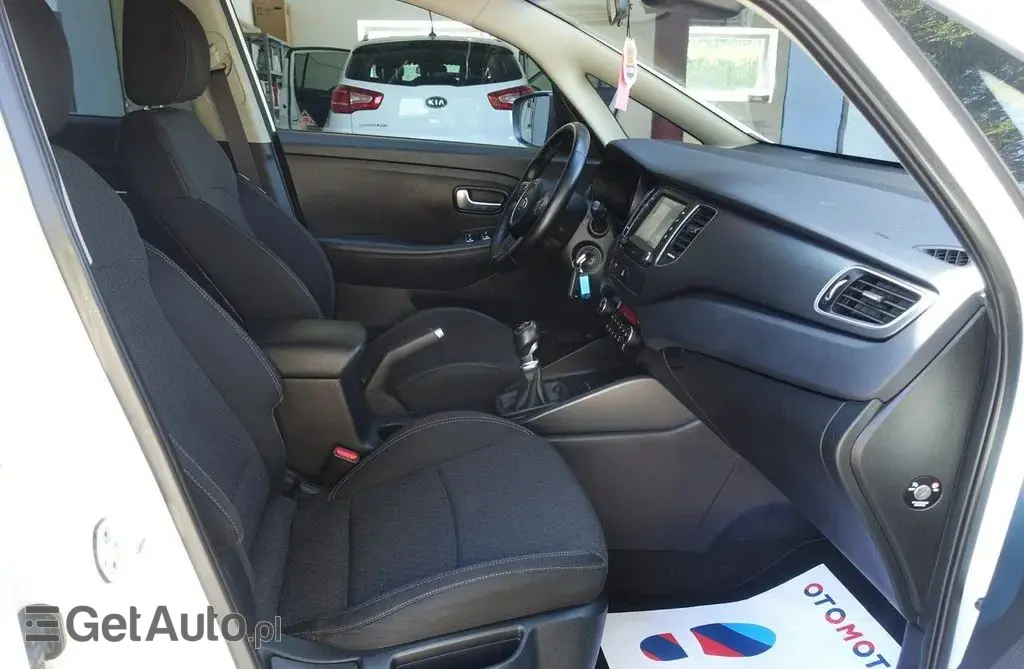 KIA Carens 