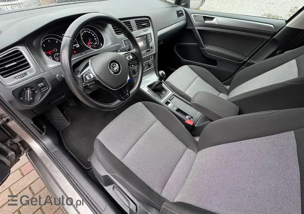 VOLKSWAGEN Golf Variant 