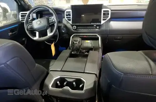 TOYOTA Sequoia 