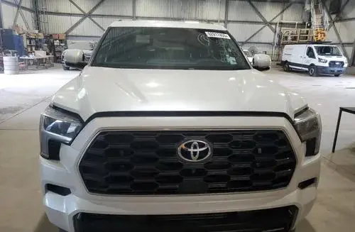 TOYOTA Sequoia 
