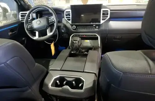 TOYOTA Sequoia 