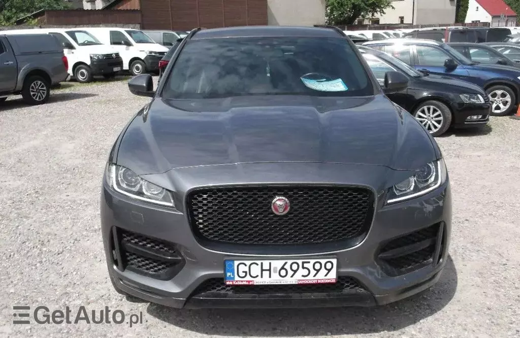 JAGUAR F-Pace 