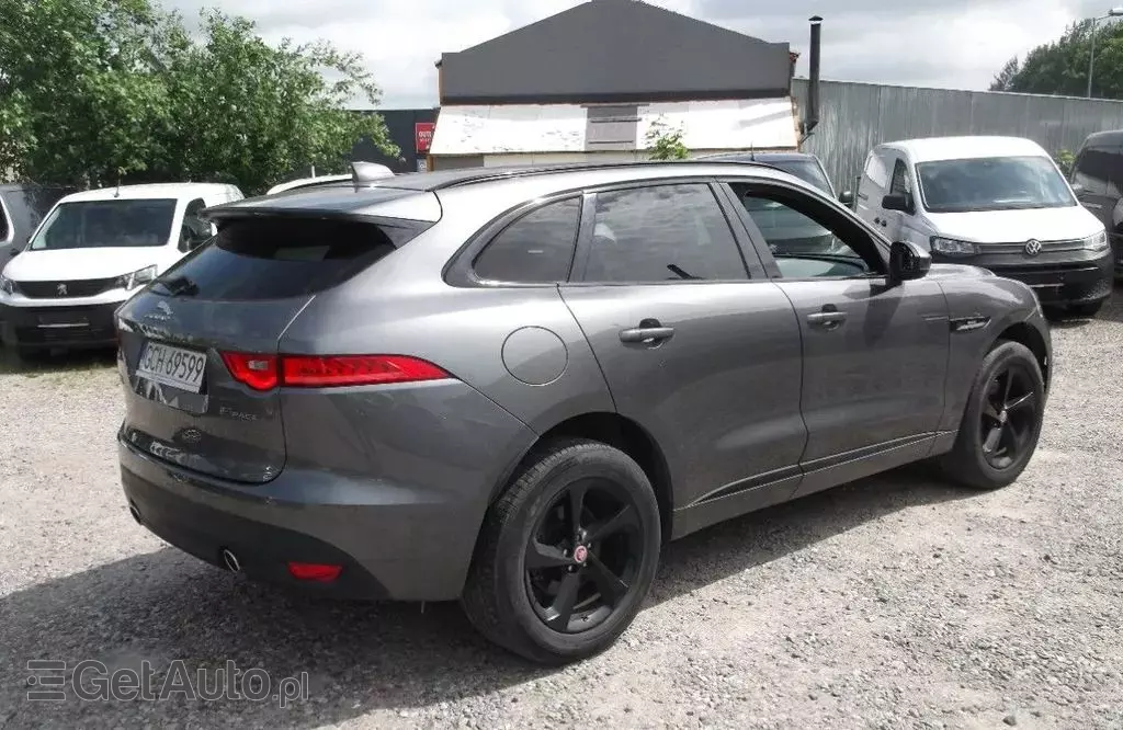 JAGUAR F-Pace 
