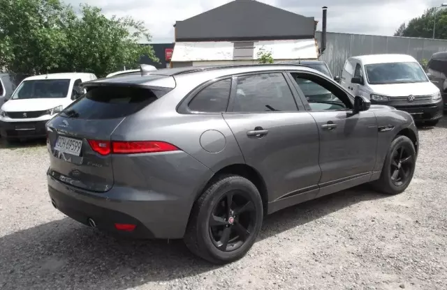 JAGUAR F-Pace 