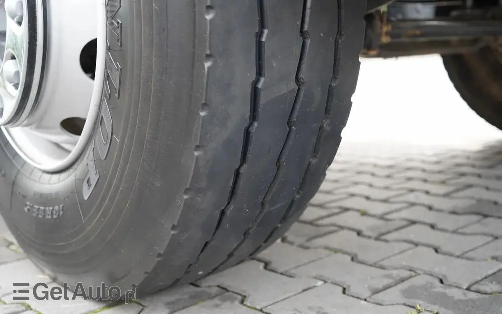 RENAULT K 480 / 8x4 / WYWROTKA DWUSTRONNA / HYDROBURTA / KLAPODRZWI  / SPROWADZONY / PO KONTRAKCIE SERWISOWYM 