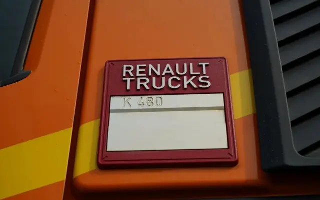 RENAULT K 480 / 8x4 / WYWROTKA DWUSTRONNA / HYDROBURTA / KLAPODRZWI  / SPROWADZONY / PO KONTRAKCIE SERWISOWYM 