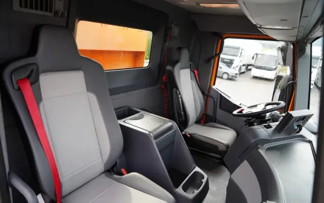 RENAULT K 480 / 8x4 / WYWROTKA DWUSTRONNA / HYDROBURTA / KLAPODRZWI  / SPROWADZONY / PO KONTRAKCIE SERWISOWYM 