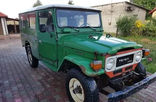 TOYOTA Land Cruiser 