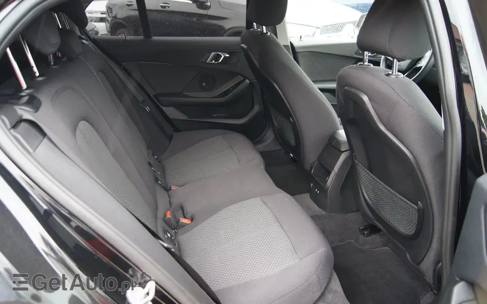 BMW Seria 1 118i Advantage