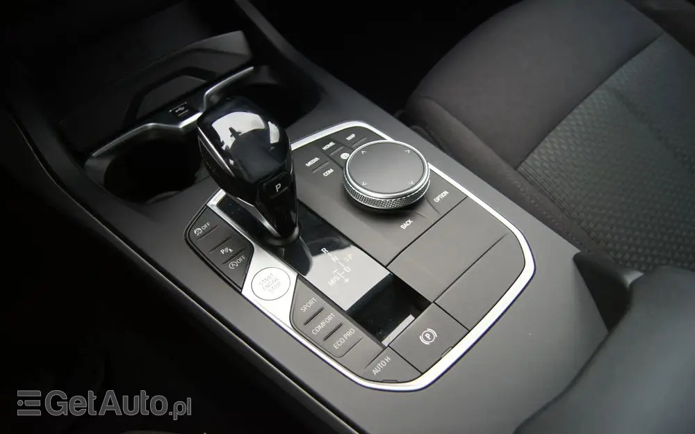 BMW Seria 1 118i Advantage