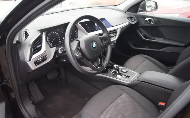 BMW Seria 1 118i Advantage