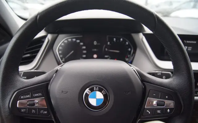 BMW Seria 1 118i Advantage